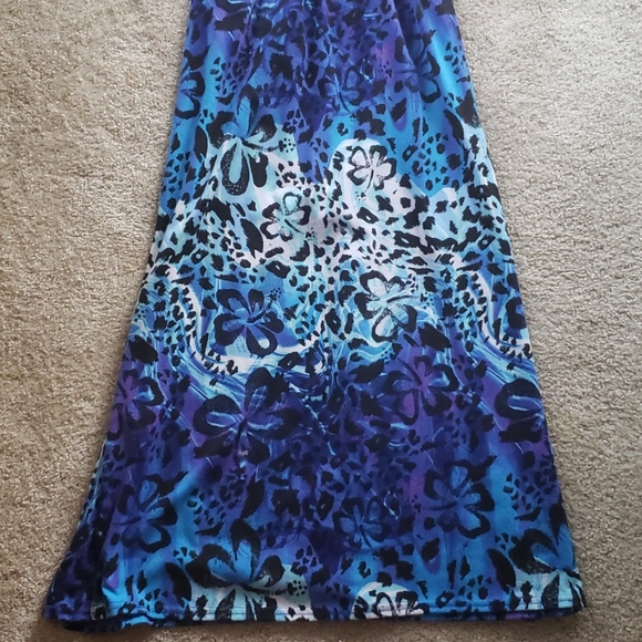 Maxi Dress - Picture 2 of 4